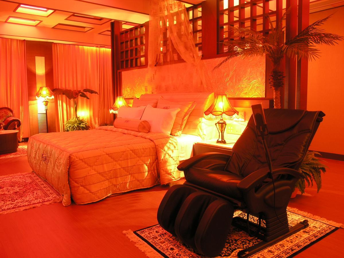 Daniel Spa Motel Pingzhen Exteriör bild