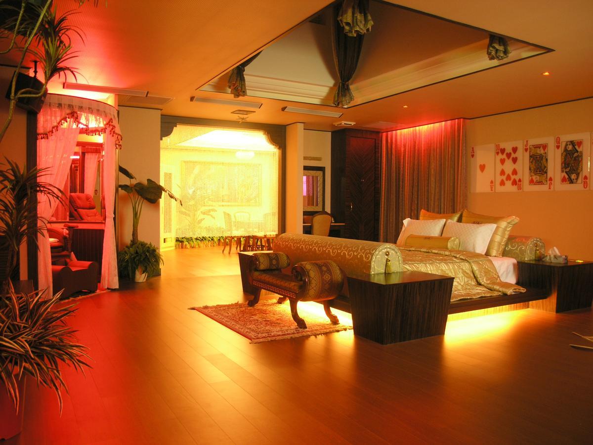 Daniel Spa Motel Pingzhen Exteriör bild