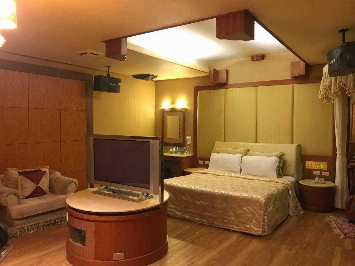 Daniel Spa Motel Pingzhen Exteriör bild